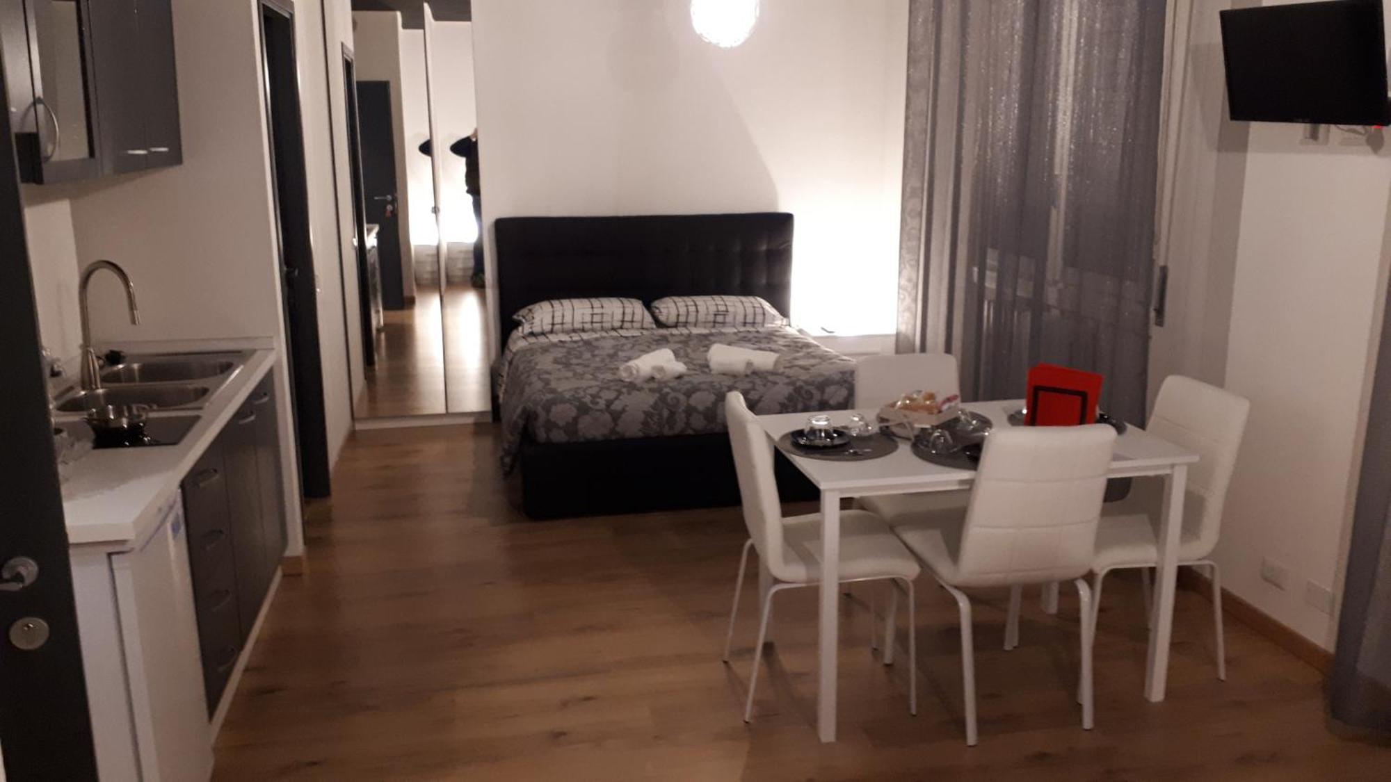 Casa Leonardo Airport Hotel Azzano San Paolo Room photo
